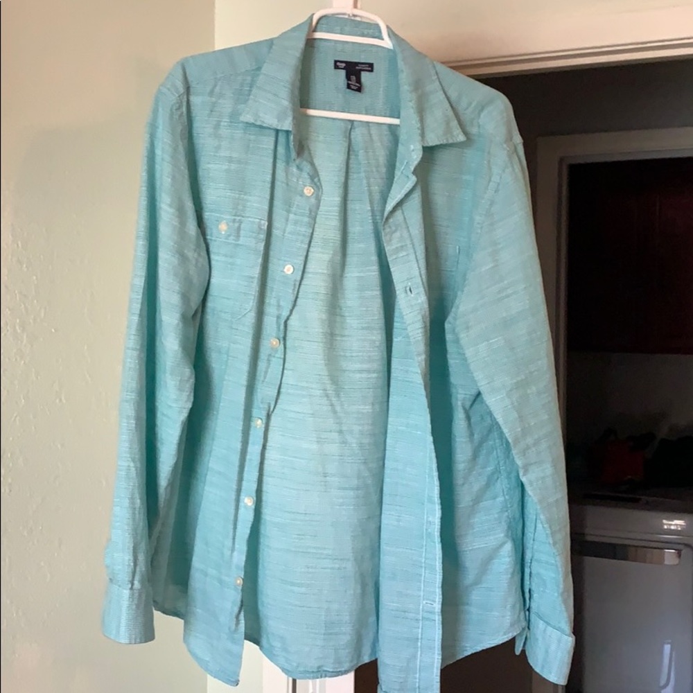 Men’s Gap button down shirt